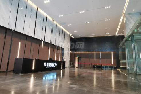 歌斐香溢广场全新办公楼招租,全新装修配带家具,三轨